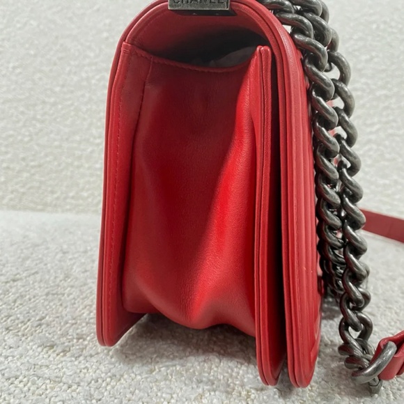 Pre-Owned Authentic Chanel Boy Bag Red Lambskin Old Medium - Picture 7 of 16